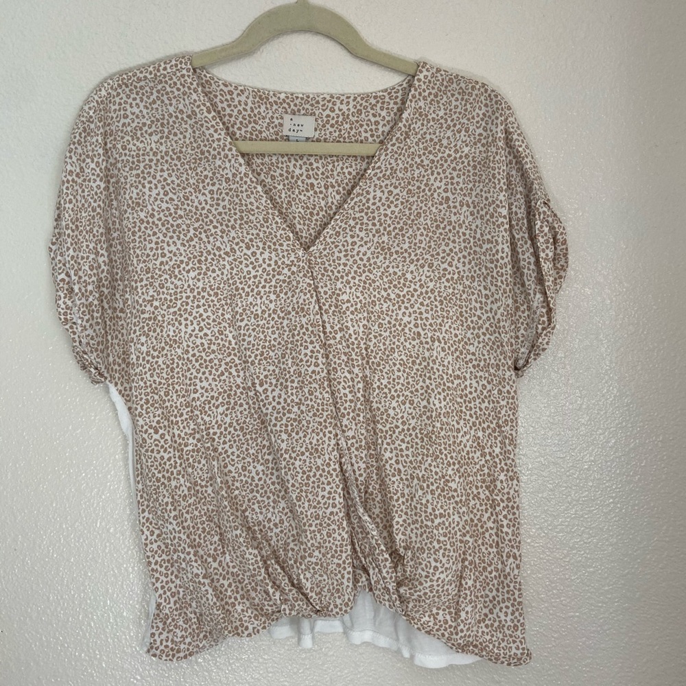 Cheetah print and white shirt sleeve tee medium